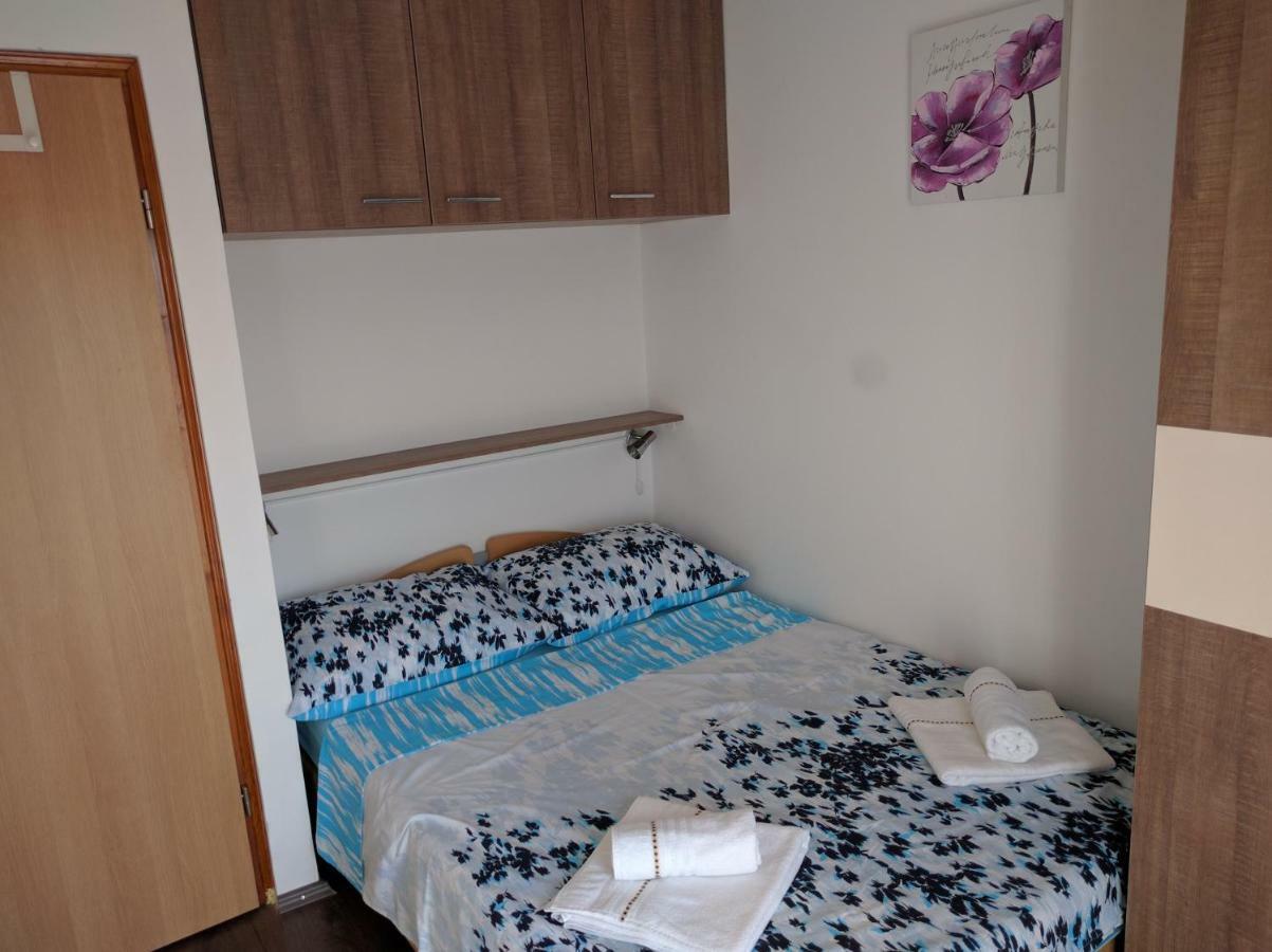 Apartmani Deak Vir Exterior foto