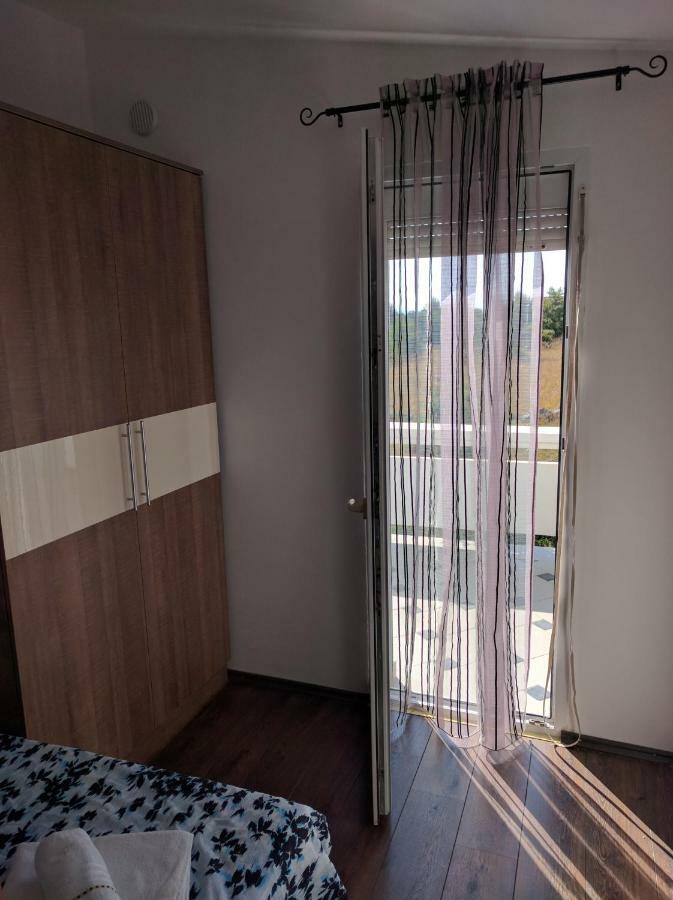 Apartmani Deak Vir Exterior foto